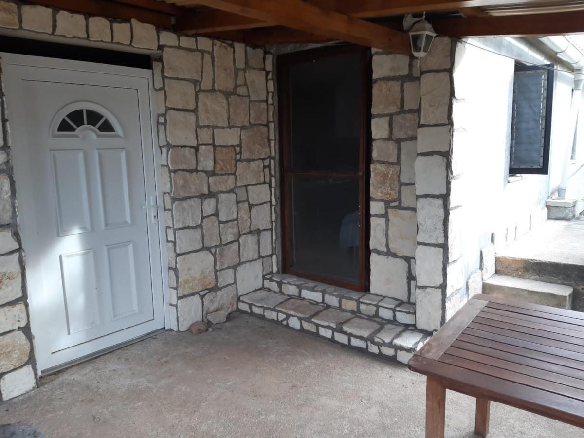 Robinzon House Pia Βίλα Banj Εξωτερικό φωτογραφία